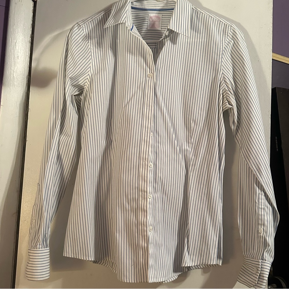 Brooks Brothers 6 non iron blue and white striped button down